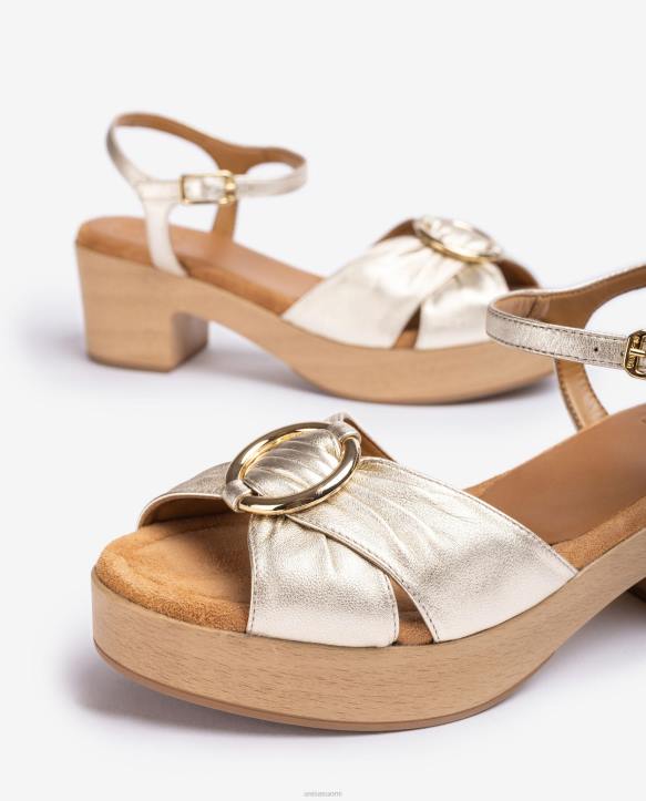 naiset Unisa pyöreäkärkinen sandaali, jossa on koriste siroT08H117