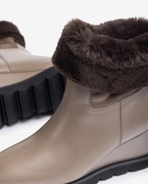 naiset Unisa nilkkurit, joissa kiila ja lämmin vuori ruskeaT08H963